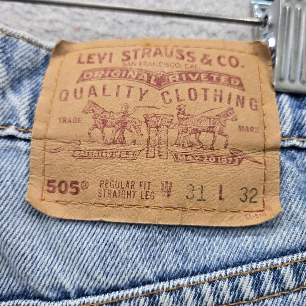 VINTAGE Levi's 505 Men Jeans 31X32 Light Blue Denim Regular Straight READ